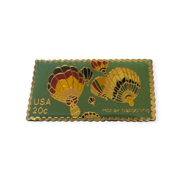 Hot Air Ballooning Pin USA 20 Cent Stamp Design‎ Gold Tone Enamel Pin - Picture 1 of 3
